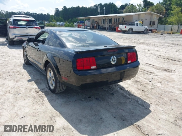2009 Ford Mustang with VIN 1ZVHT80NX95137108, listed as a IAAI auction lot 42530615 with 134,881 mi miles and . Bid and sale history available at DreamBid. Image 3.