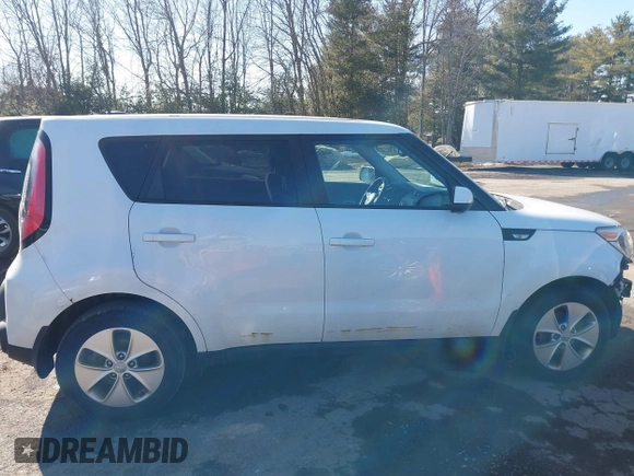 2014 Kia Soul with VIN KNDJN2A2XE7065325, listed as a IAAI auction lot 41751585 with 161,937 mi miles. Bid and sale history available at carsss.com. Image 12.