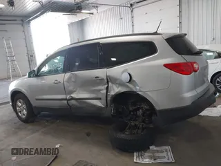 2012 Chevrolet Traverse LS z VIN 1GNKREED9CJ355181, wystawiony jako IAAI lot #42190745 z przebiegiem 94 177 mil mil oraz . Historia ofert i sprzedaży dostępna na DreamBid. Obrazek 14.