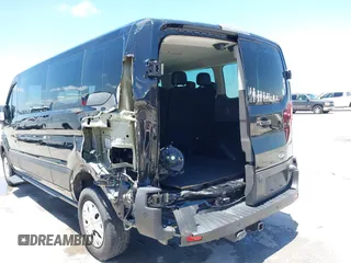 2020 Ford Transit Passenger XL z VIN 1FBAX2YG0LKA55428, wystawiony jako IAAI lot #42356622 z przebiegiem 89 748 mil mil oraz . Historia ofert i sprzedaży dostępna na DreamBid. Obrazek 6.