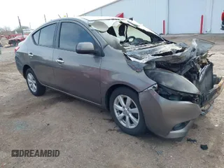 2012 Nissan Versa SL with VIN 3N1CN7AP2CL811697, listed as a IAAI auction lot 41813804 with 1 mi miles. Bid and sale history available at carsss.com. Image 1.