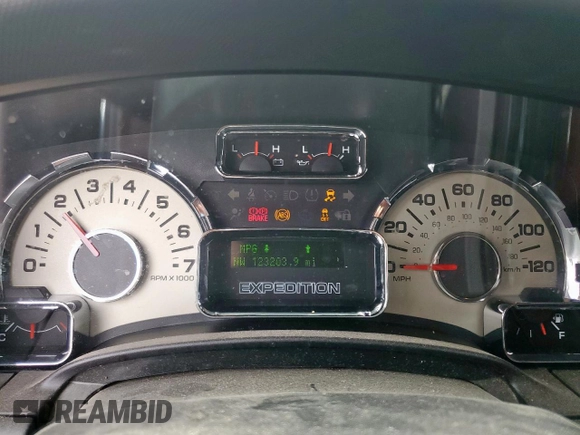 2013 Ford Expedition XLT with VIN 1FMJU1H5XDEF08088, listed as a Copart auction lot 62308255 with 123,203 mi miles and Salvage title. Bid and sale history available at DreamBid. Image 9.