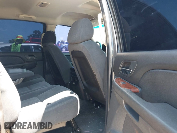 2007 Chevrolet Avalanche LS z VIN 3GNEC120X7G215740, wystawiony jako IAAI lot #42352407 z przebiegiem 183 957 mil mil oraz . Historia ofert i sprzedaży dostępna na DreamBid. Obrazek 8.