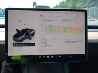 2023 Tesla Model 3 z VIN 5YJ3E1EA6PF650212, wystawiony jako IAAI lot #42554747 z przebiegiem 49 838 mil mil oraz . Historia ofert i sprzedaży dostępna na DreamBid. Obrazek 18.