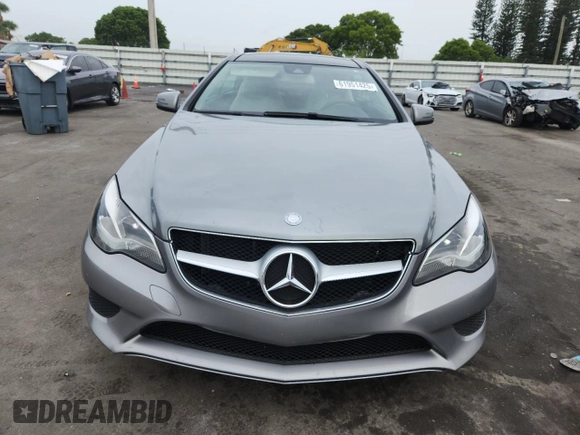 2014 Mercedes-Benz E 350 with VIN WDDKJ5KB5EF276363, listed as a Copart auction lot 61951425 with 71,154 mi miles and Salvage title. Bid and sale history available at DreamBid. Image 5.
