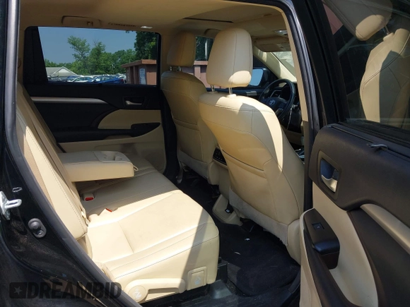 2015 Toyota Highlander XLE z VIN 5TDJKRFH2FS224327, wystawiony jako IAAI lot #42395386 z przebiegiem 118 760 mil mil oraz . Historia ofert i sprzedaży dostępna na DreamBid. Obrazek 8.