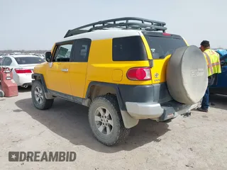 2007 Toyota FJ Cruiser with VIN JTEBU11F670079735, listed as a IAAI auction lot 41722033 with 171,088 mi miles. Bid and sale history available at carsss.com. Image 3.