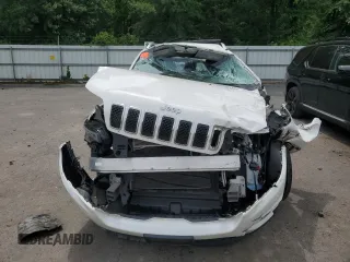 2019 Jeep Cherokee Latitude Plus z VIN 1C4PJMLN0KD372668, wystawiony jako Copart lot #60802365 z przebiegiem Nie podano mil oraz Szkoda całkowita • Salvage title. Historia ofert i sprzedaży dostępna na DreamBid. Obrazek 5.