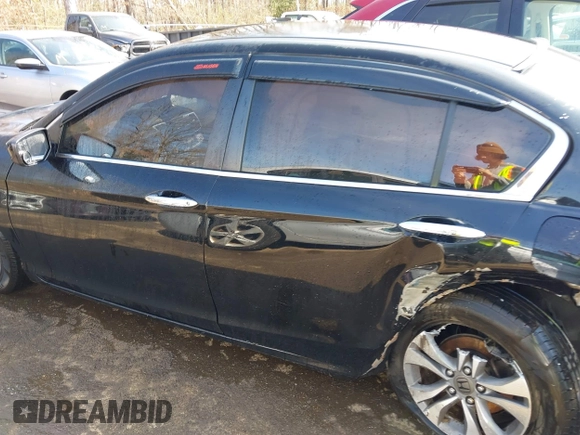 2014 Honda Accord LX z VIN 1HGCR2F39EA285638, wystawiony jako IAAI lot #41743082 z przebiegiem 140 773 mil mil oraz . Historia ofert i sprzedaży dostępna na DreamBid. Obrazek 14.
