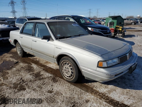 1993 Oldsmobile Cutlass Ciera S z VIN 1G3AG55N1P6333784, wystawiony jako Copart lot #44368645 z przebiegiem 82 129 mil mil oraz Czysty tytuł • Clean title. Historia ofert i sprzedaży dostępna na DreamBid. Obrazek 4.