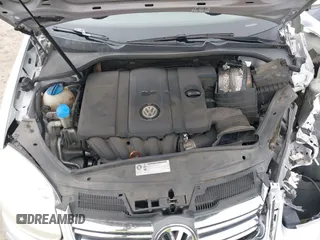 2010 Volkswagen Jetta Sedan S with VIN 3VWJZ7AJ1AM003298, listed as a IAAI auction lot 41583771 with 127,234 mi miles. Bid and sale history available at carsss.com. Image 10.
