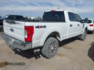 2018 Ford F-250 XL z VIN 1FT7W2BT5JEB49461, wystawiony jako IAAI lot #41773619 z przebiegiem 279 815 mil mil oraz . Historia ofert i sprzedaży dostępna na DreamBid. Obrazek 4.