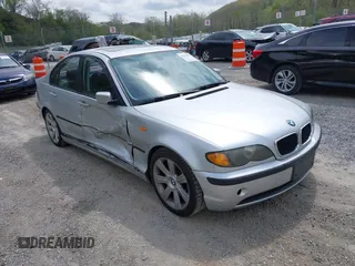 2003 BMW 3 Series 325i with VIN WBAEV33403KL79160, listed as a IAAI auction lot 42123846 with 200,406 mi miles and . Bid and sale history available at carsss.com. Image 1.