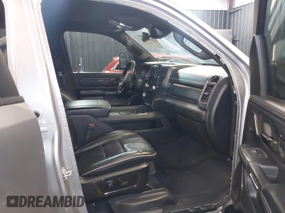 2022 Ram 1500 Limited z VIN 1C6SRFHM1NN211394, wystawiony jako IAAI lot #42052416 z przebiegiem 28 881 mil mil oraz . Historia ofert i sprzedaży dostępna na DreamBid. Obrazek 5.