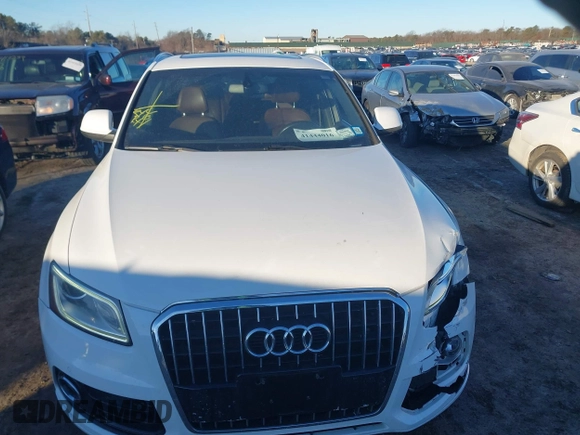 2014 Audi Q5 Premium Plus with VIN WA1LFAFP7EA106060, listed as a IAAI auction lot 41444016 with 106,183 mi miles. Bid and sale history available at carsss.com. Image 12.
