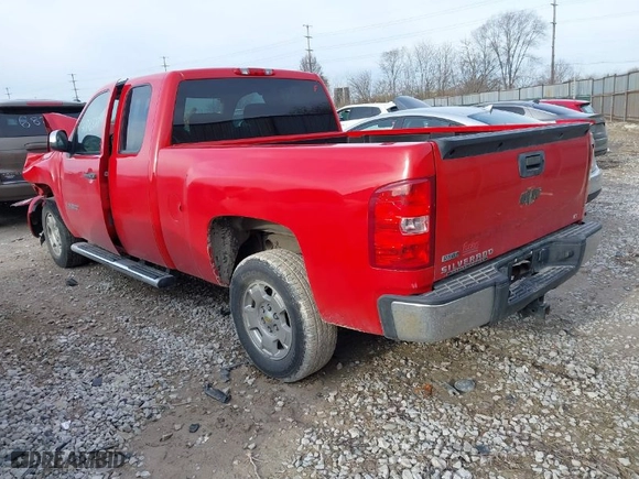 2011 Chevrolet Silverado 1500 LT with VIN 1GCRCSE06BZ301714, listed as a IAAI auction lot 41846876 with 101,628 mi miles. Bid and sale history available at carsss.com. Image 3.