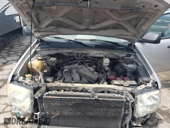 2008 Ford Escape XLT with VIN 1FMCU93128KA16982, listed as a Copart auction lot 58674645 with 214,331 mi miles and Salvage title. Bid and sale history available at DreamBid. Image 12.
