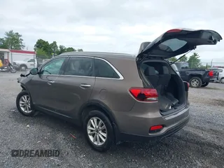 2019 Kia Sorento LX with VIN 5XYPGDA32KG429289, listed as a IAAI auction lot 40030977 with 53,579 mi miles. Bid and sale history available at carsss.com. Image 3.