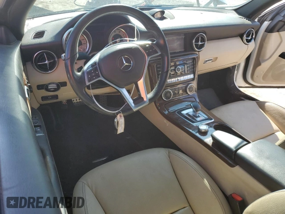 2016 Mercedes-Benz SLK 300 z VIN WDDPK3JA4GF124867, wystawiony jako Copart lot #72074294 z przebiegiem 55 792 mil mil oraz Szkoda całkowita • Salvage title. Historia ofert i sprzedaży dostępna na DreamBid. Obrazek 8.