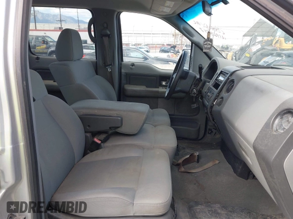 2008 Ford F-150 XL with VIN 1FTRW12W48FA15882, listed as a IAAI auction lot 41968857 with 214,787 mi miles. Bid and sale history available at carsss.com. Image 5.