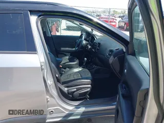 2018 Jeep Compass Latitude with VIN 3C4NJDBB3JT304145, listed as a IAAI auction lot 42008241 with 52,642 mi miles and . Bid and sale history available at DreamBid. Image 5.