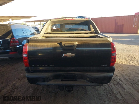 2009 Chevrolet Avalanche LTZ z VIN 3GNEC12009G115326, wystawiony jako IAAI lot #42219277 z przebiegiem 265 199 mil mil oraz . Historia ofert i sprzedaży dostępna na DreamBid. Obrazek 16.