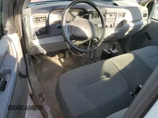 2002 Ford F-250 XL с VIN 1FTNF21L92EA29480, выставлен на аукционе Copart как лот 43994685 с пробегом Не указан миль и Чистый • Clean title. История ставок и продаж доступна на DreamBid. Изображение 8.
