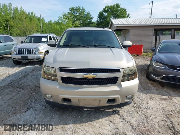 2007 Chevrolet Suburban LTZ with VIN 3GNFC16027G165110, listed as a IAAI auction lot 42120542 with 270,223 mi miles. Bid and sale history available at carsss.com. Image 6.