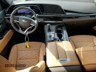 2024 Cadillac Escalade 4WD Premium Luxury z VIN 1GYS4BKL5RR109928, wystawiony jako Copart lot #76373354 z przebiegiem 4 962 mil mil oraz Nie do naprawy • Non repairable. Historia ofert i sprzedaży dostępna na DreamBid. Obrazek 8.