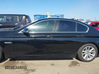 2015 BMW 5 Series 528i z VIN WBA5A5C57FD515826, wystawiony jako IAAI lot #42232062 z przebiegiem 80 641 mil mil oraz . Historia ofert i sprzedaży dostępna na DreamBid. Obrazek 14.