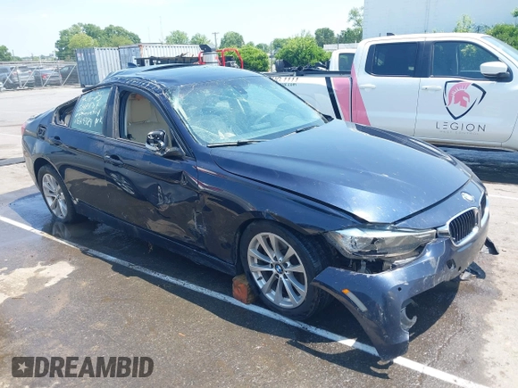 2017 BMW 3 Series 320i z VIN WBA8E1G58HNU14926, wystawiony jako IAAI lot #42150462 z przebiegiem 143 655 mil mil oraz . Historia ofert i sprzedaży dostępna na DreamBid. Obrazek 6.