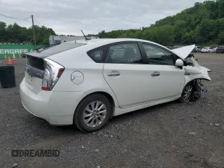2014 Toyota Prius with VIN JTDKN3DPXE3058125, listed as a Copart auction lot 62286135 with Not provided miles and Salvage title. Bid and sale history available at DreamBid. Image 3.