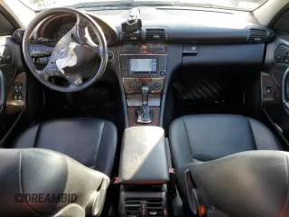 2005 Mercedes-Benz C 240 z VIN WDBRH81J05F552977, wystawiony jako Copart lot #85506104 z przebiegiem 185 373 mil mil oraz Tytuł czysty. Historia ofert i sprzedaży dostępna na DreamBid. Obrazek 8.
