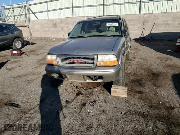 2001 GMC Jimmy SLE with VIN 1GKDT13W212223469, listed as a Copart auction lot 73249724 with 171,606 mi miles and Salvage Title. Bid and sale history available at carsss.com. Image 11.