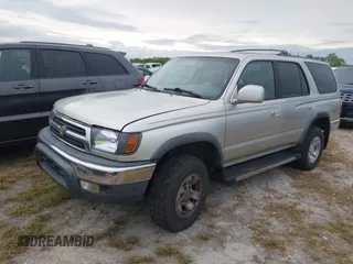 2000 Toyota 4Runner SR5 with VIN JT3GN86R0Y0159931, listed as a IAAI auction lot 40493131 with 200,277 mi miles and . Bid and sale history available at DreamBid. Image 17.