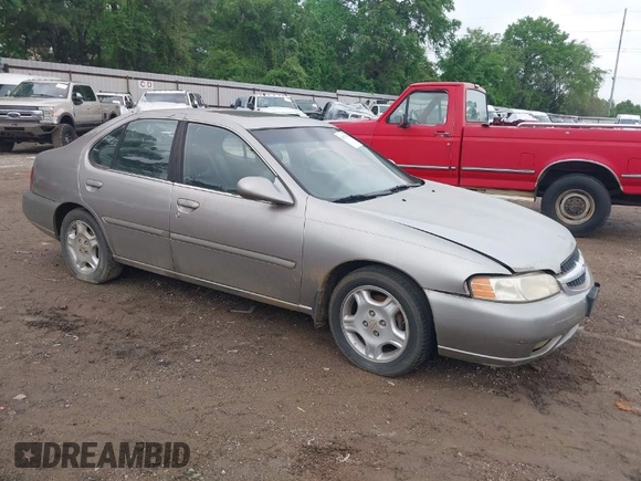 2000 Nissan Altima GXE with VIN 1N4DL01A2YC249111, listed as a IAAI auction lot 41973198 with 1 mi miles. Bid and sale history available at carsss.com. Image 1.