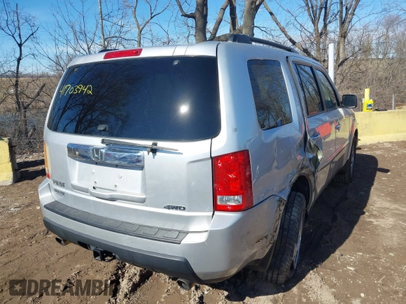 2009 Honda Pilot EX with VIN 5FNYF48479B002570, listed as a IAAI auction lot 41703942 with 146,405 mi miles. Bid and sale history available at carsss.com. Image 4.
