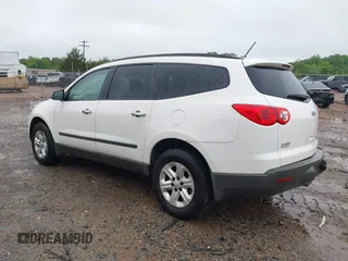 2012 Chevrolet Traverse LS z VIN 1GNKREED5CJ382846, wystawiony jako IAAI lot #42237492 z przebiegiem 145 810 mil mil oraz . Historia ofert i sprzedaży dostępna na DreamBid. Obrazek 3.