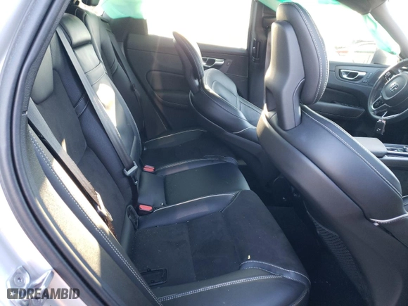 2019 Volvo XC60 R-Design with VIN LYVA22RM8KB183816, listed as a Copart auction lot 67959672 with 34,682 mi miles. Bid and sale history available at carsss.com. Image 10.