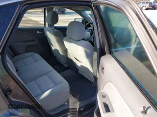 2005 Ford Five Hundred SE z VIN 1FAFP231X5G145153, wystawiony jako IAAI lot #42059747 z przebiegiem 59 114 mil mil oraz . Historia ofert i sprzedaży dostępna na DreamBid. Obrazek 8.
