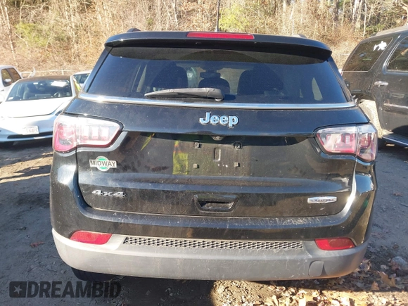 2018 Jeep Compass Latitude with VIN 3C4NJDBB3JT314058, listed as a IAAI auction lot 41012521 with 52,087 mi miles. Bid and sale history available at carsss.com. Image 16.