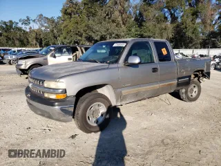2000 Chevrolet Silverado 2500 LS with VIN 1GCFC29U5YE418894, listed as a Copart auction lot 41668905 with 369,583 mi miles and Salvage Title. Bid and sale history available at carsss.com. Image 1.