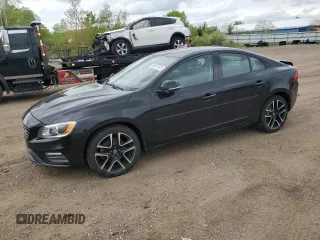 2018 Volvo S60 Dynamic z VIN YV126MFL8J2456490, wystawiony jako Copart lot #56557475 z przebiegiem 70 224 mil mil oraz Szkoda całkowita • Salvage title. Historia ofert i sprzedaży dostępna na DreamBid. Obrazek 1.