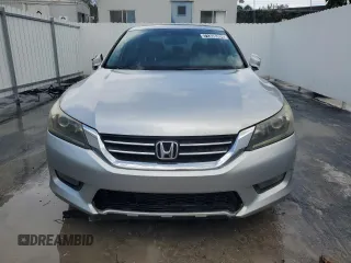 2014 Honda Accord Sedan EX-L with VIN 1HGCR2F88EA066682, listed as a Copart auction lot 71358384 with 152,489 mi miles and Clean Title. Bid and sale history available at carsss.com. Image 5.