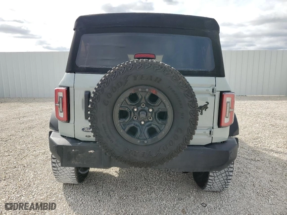 2022 Ford Bronco with VIN 1FMEE5DP9NLB08355, listed as a Copart auction lot 44385725 with 23,935 mi miles and Non Repairable. Bid and sale history available at carsss.com. Image 6.
