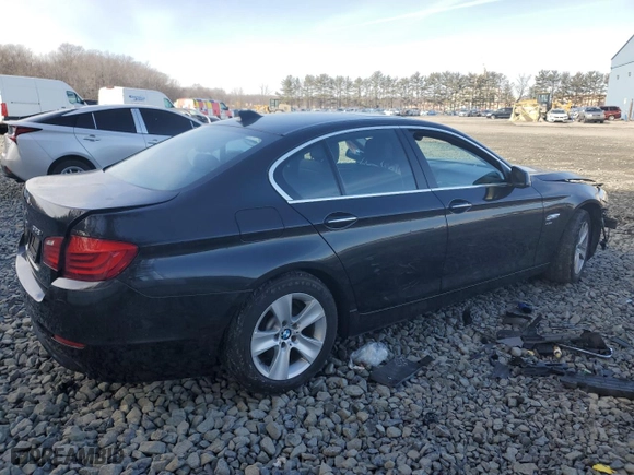 2012 BMW 5 Series 528i xDrive with VIN WBAXH5C59CDW06693, listed as a Copart auction lot 43845585 with 88,350 mi miles and Salvage Title. Bid and sale history available at carsss.com. Image 3.