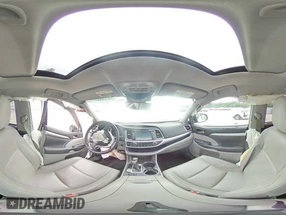 2018 Toyota Highlander SE z VIN 5TDKZRFH1JS543131, wystawiony jako Copart lot #59556625 z przebiegiem Nie podano mil oraz Szkoda całkowita • Salvage title. Historia ofert i sprzedaży dostępna na DreamBid. Obrazek 15.