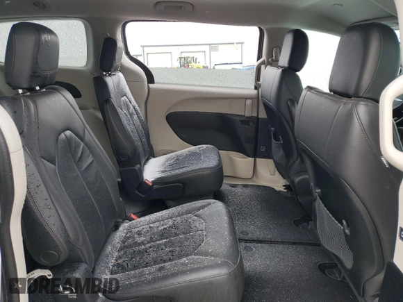 2017 Chrysler Pacifica Touring L with VIN 2C4RC1BG6HR537536, listed as a Copart auction lot 49702695 with 123,599 mi miles and Salvage Title. Bid and sale history available at DreamBid. Image 11.