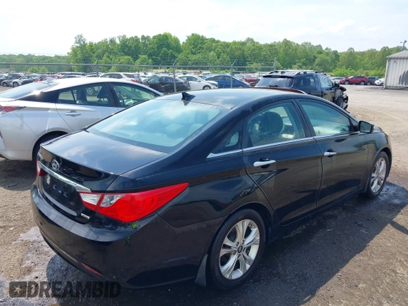 2011 Hyundai Sonata Limited z VIN 5NPEC4AC0BH307560, wystawiony jako IAAI lot #42155886 z przebiegiem 214 978 mil mil oraz . Historia ofert i sprzedaży dostępna na DreamBid. Obrazek 4.