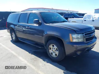2010 Chevrolet Suburban LS with VIN 1GNUCHE07AR125498, listed as a IAAI auction lot 41427576 with 266,150 mi miles. Bid and sale history available at carsss.com. Image 1.